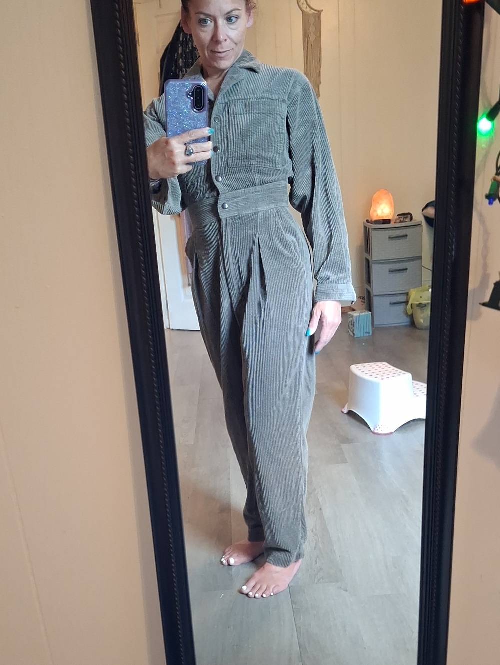 BDG Urban Outfitters Olive-Green Corduroy Snap Front Jumpsuit Like New